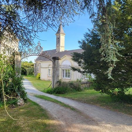 Les écuries du chateau Moncé-en-Belin Extérieur photo